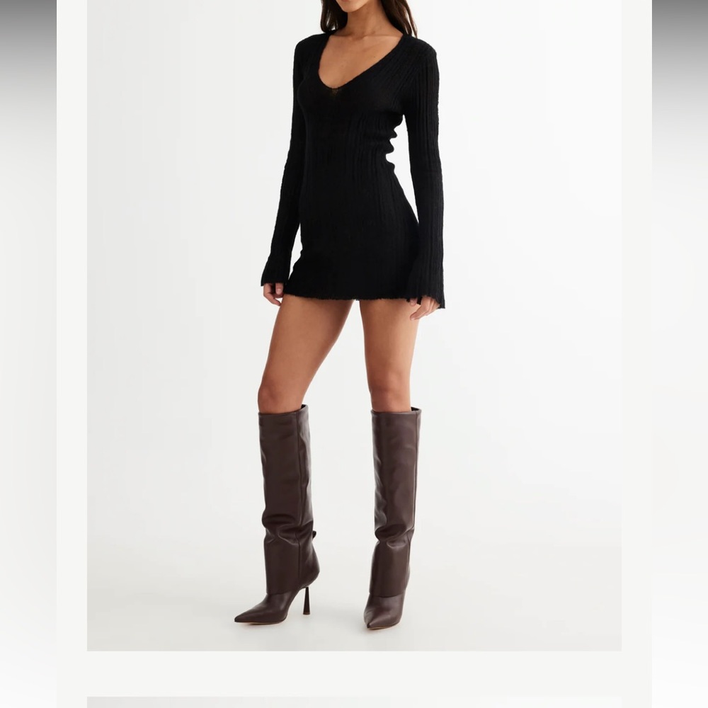 Lioness short black sweater short